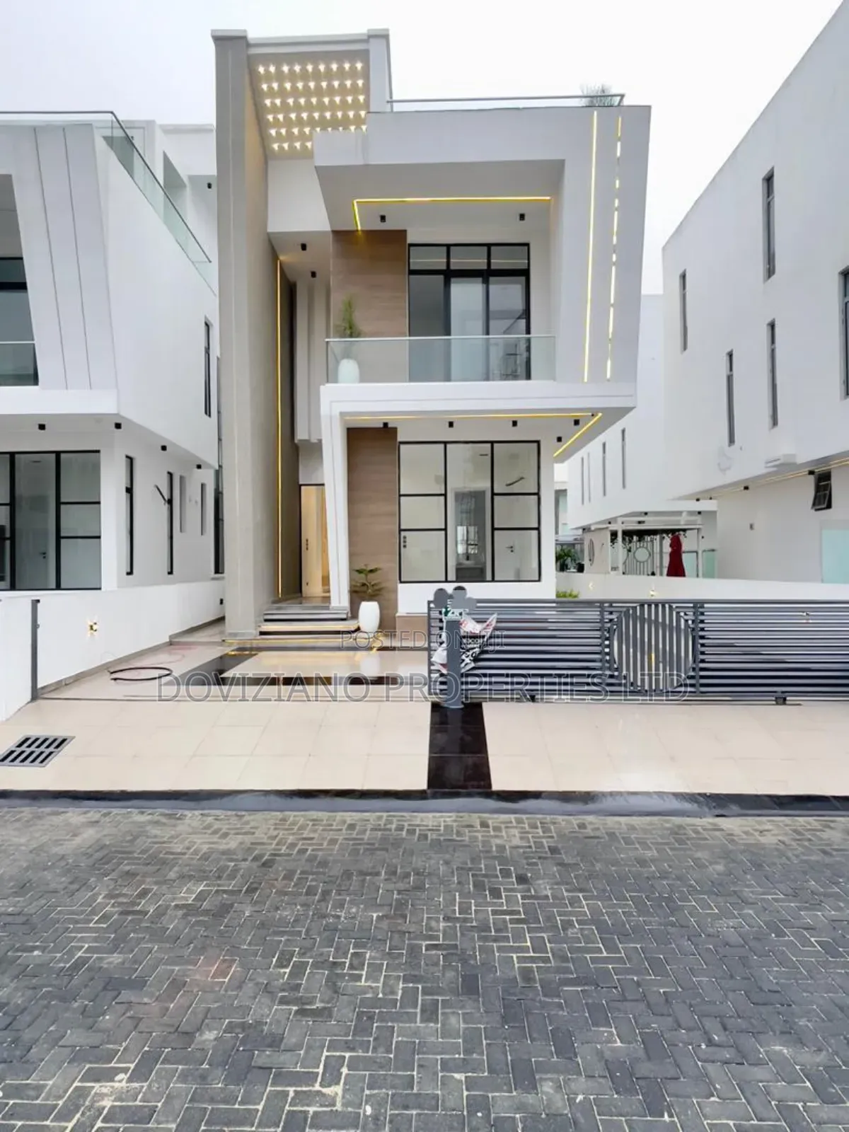 5bdrm Duplex in Osapa london for sale in Osapa london
