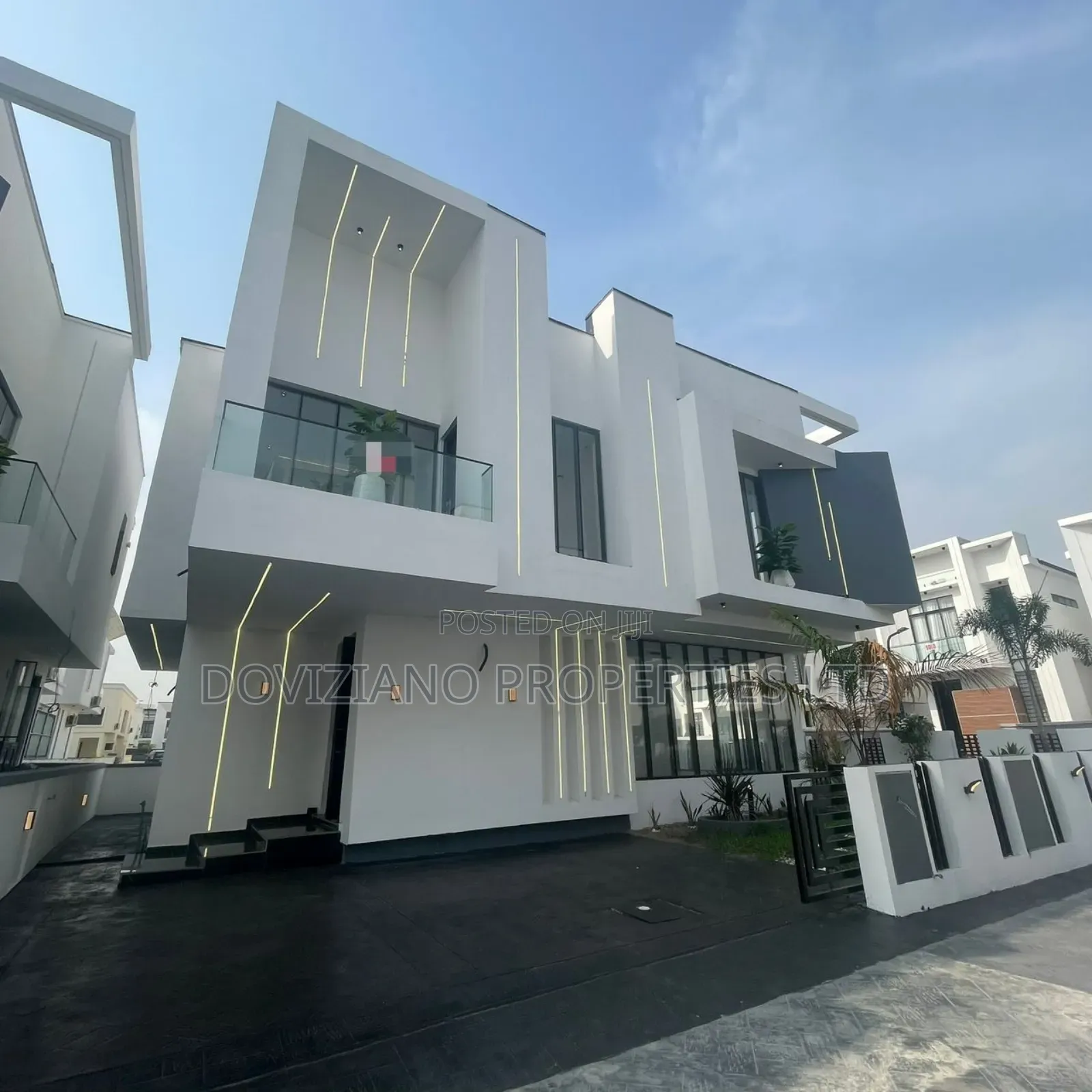 5bdrm Duplex in Chevron for sale in Chevron
