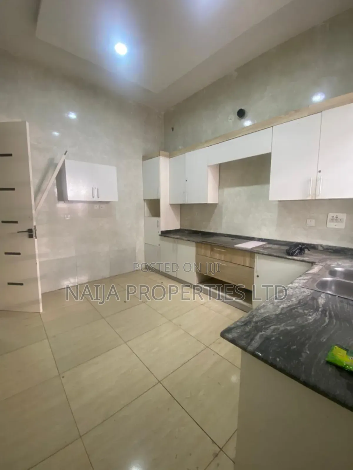 4bdrm Townhouse / Terrace in Orchid, Lekki for rent in Lekki