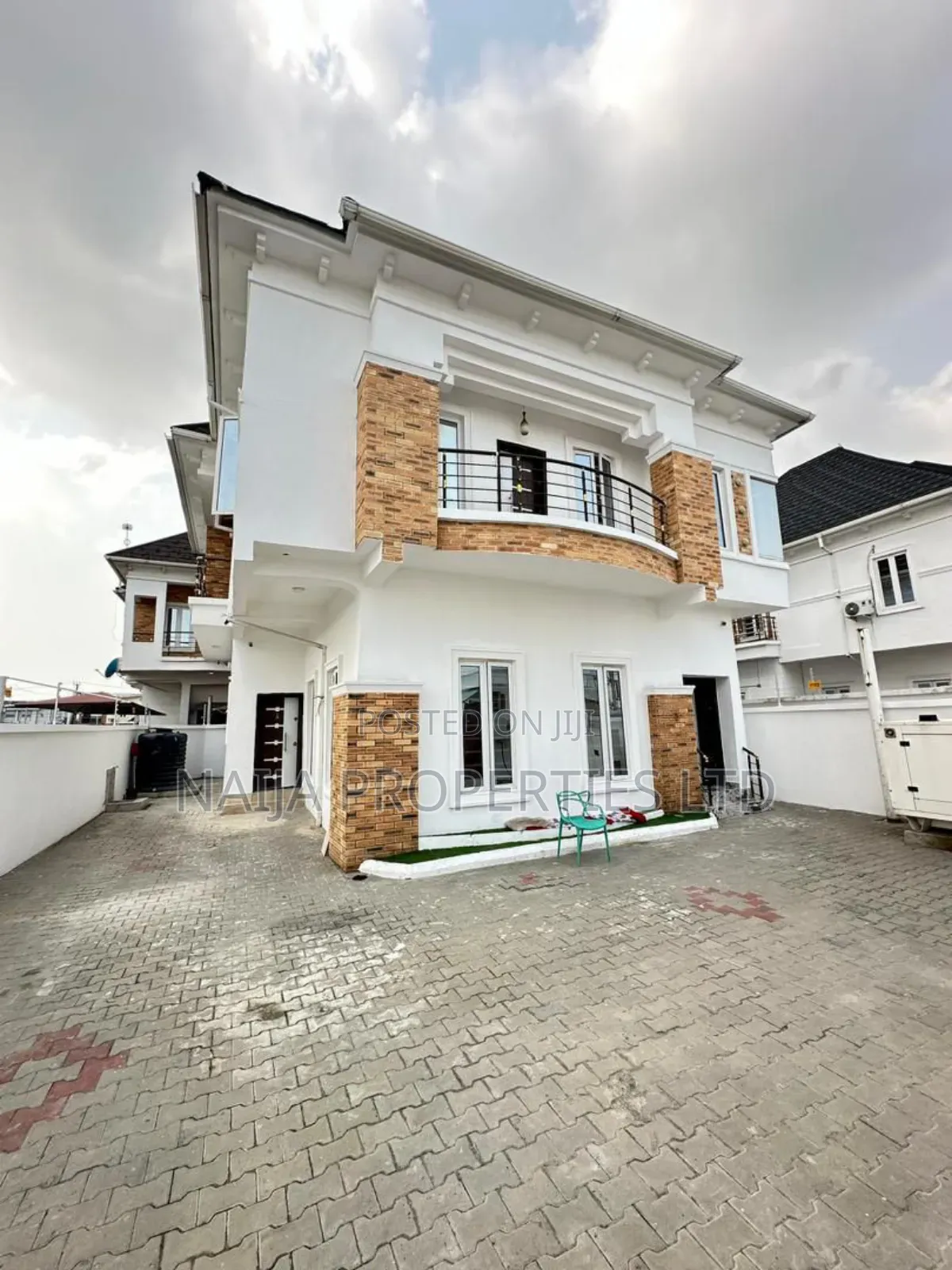 4bdrm Duplex in Lekki County for sale in Lekki