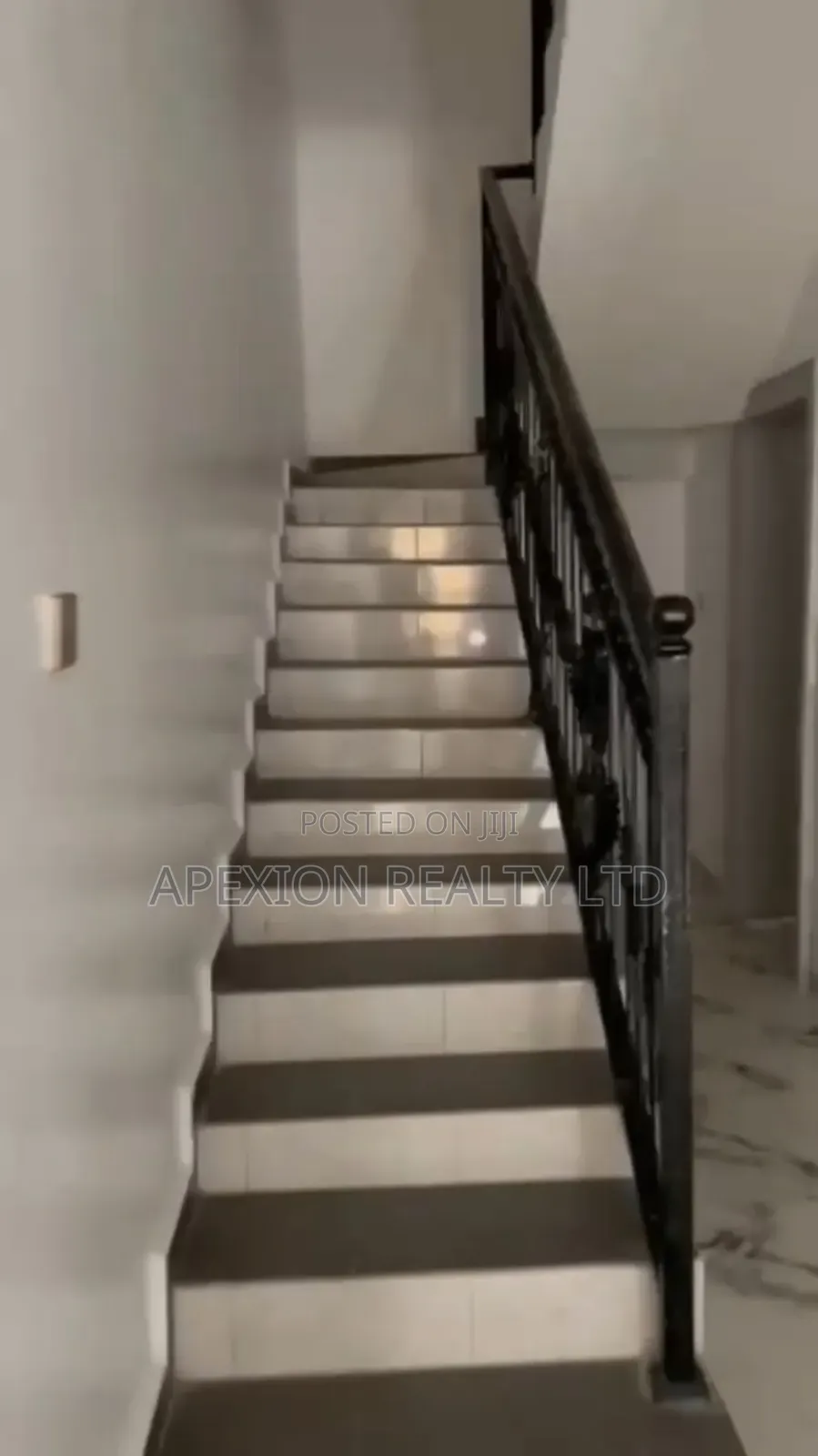 4bdrm Duplex in Gitto Estate, East West Road for sale in East West Road