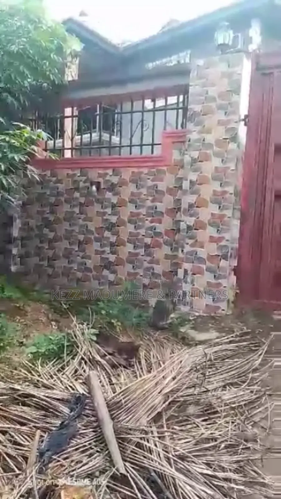 6bdrm Duplex in In An Estate Within for sale in Umuahia