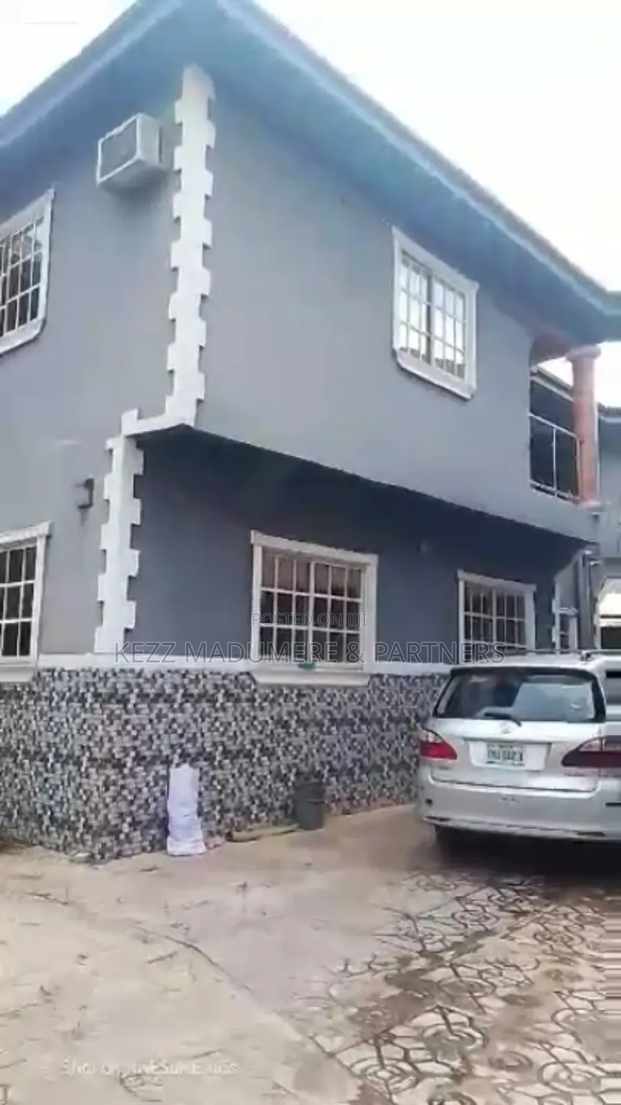 6bdrm Duplex in In An Estate Within for sale in Umuahia