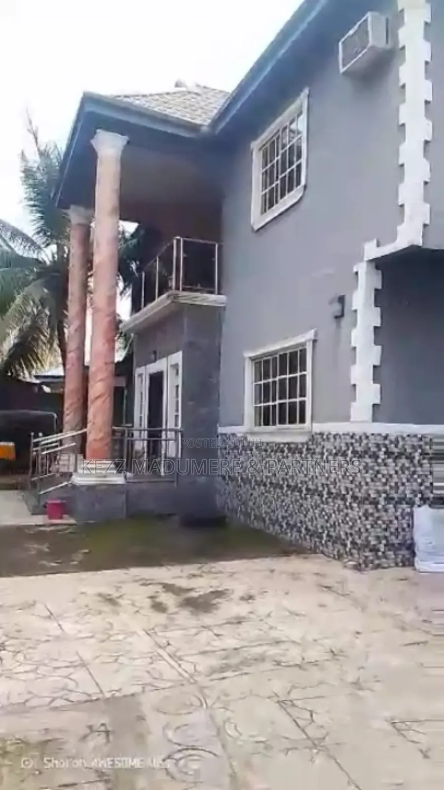 6bdrm Duplex in In An Estate Within for sale in Umuahia