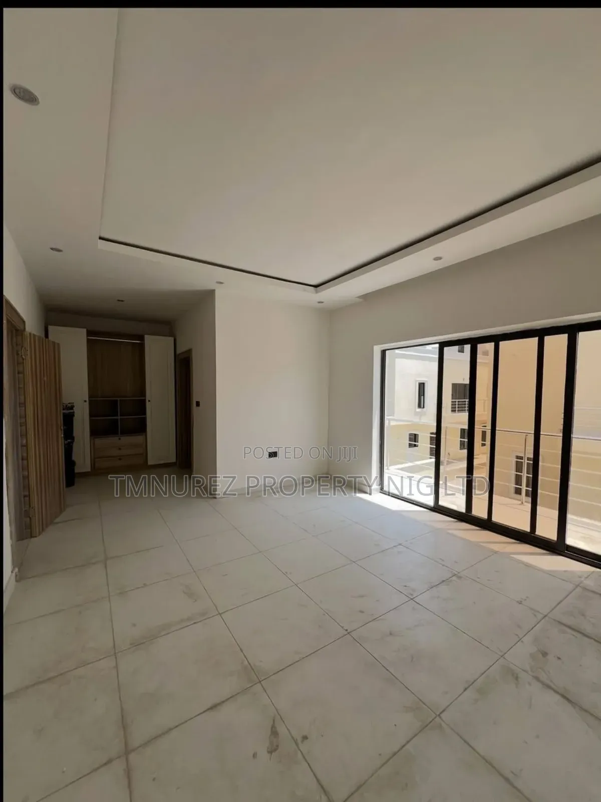 4bdrm Duplex in Chevron for rent in Chevron