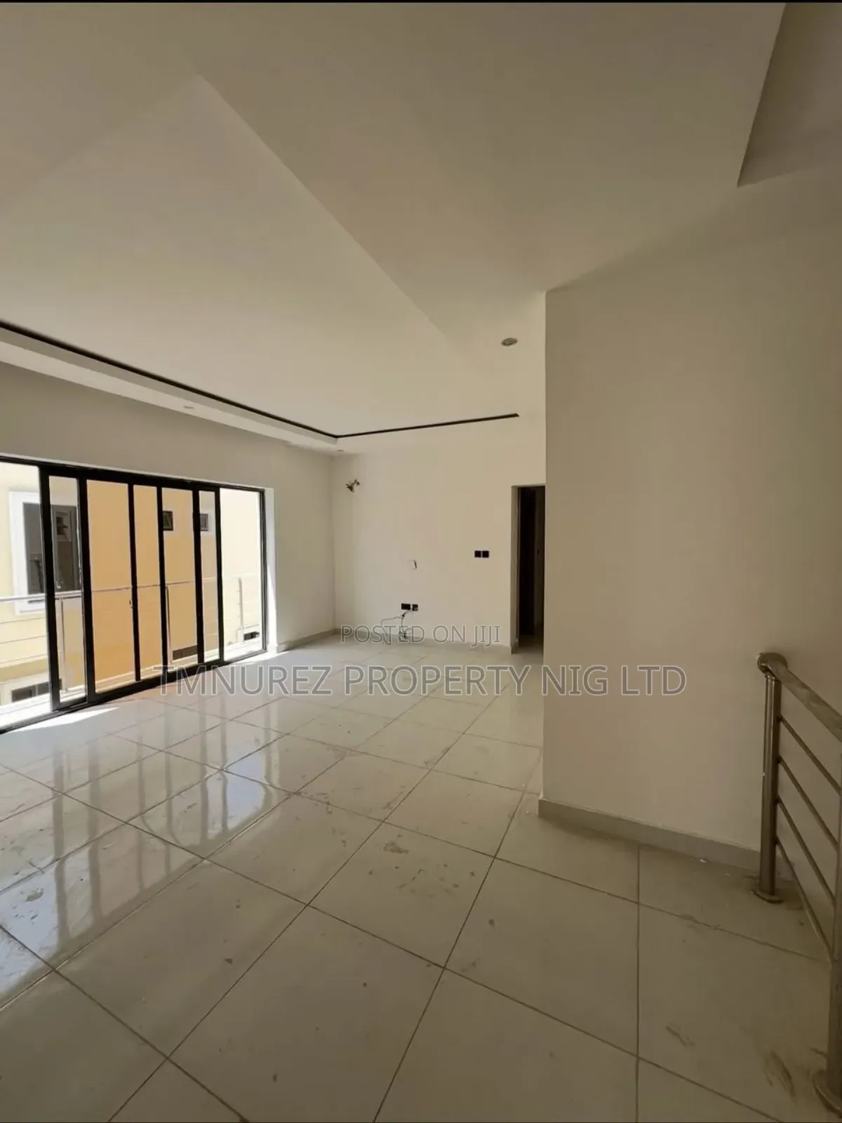 4bdrm Duplex in Chevron for rent in Chevron