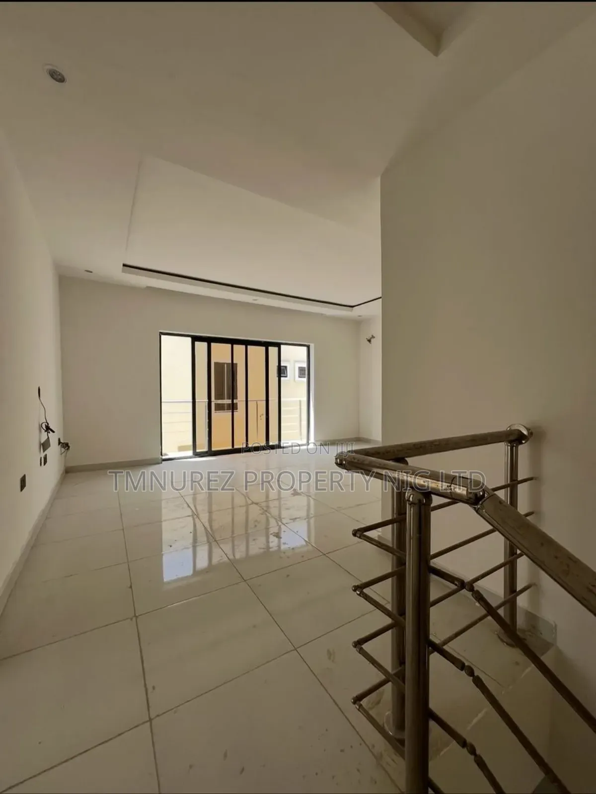 4bdrm Duplex in Chevron for rent in Chevron
