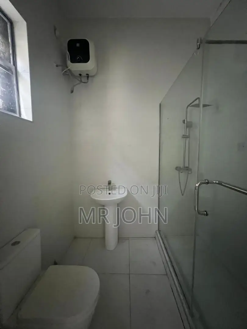 4bdrm Duplex in Secured Estate, Lekki for rent in Lekki