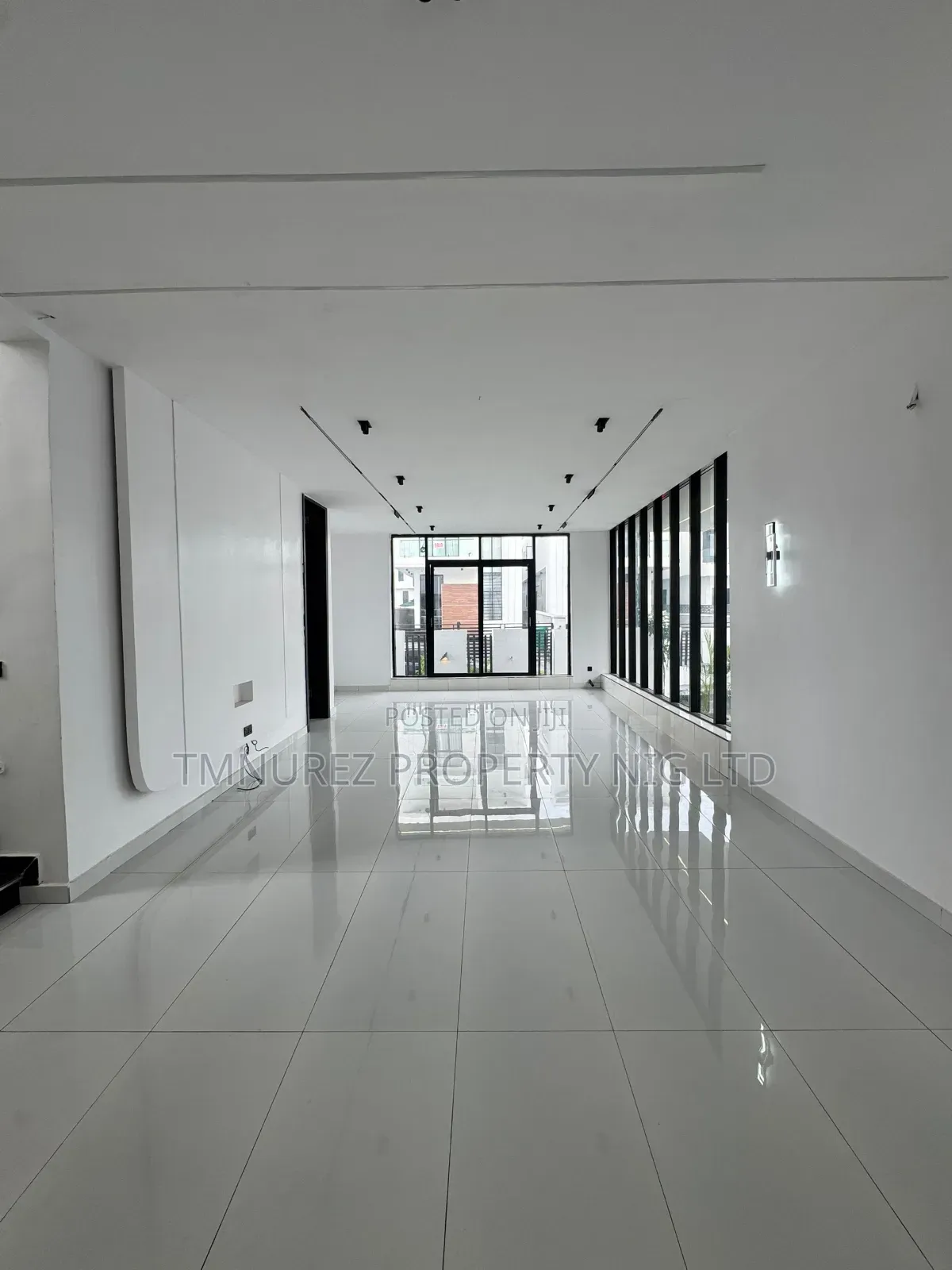 4bdrm Duplex in Chevron for sale in Chevron