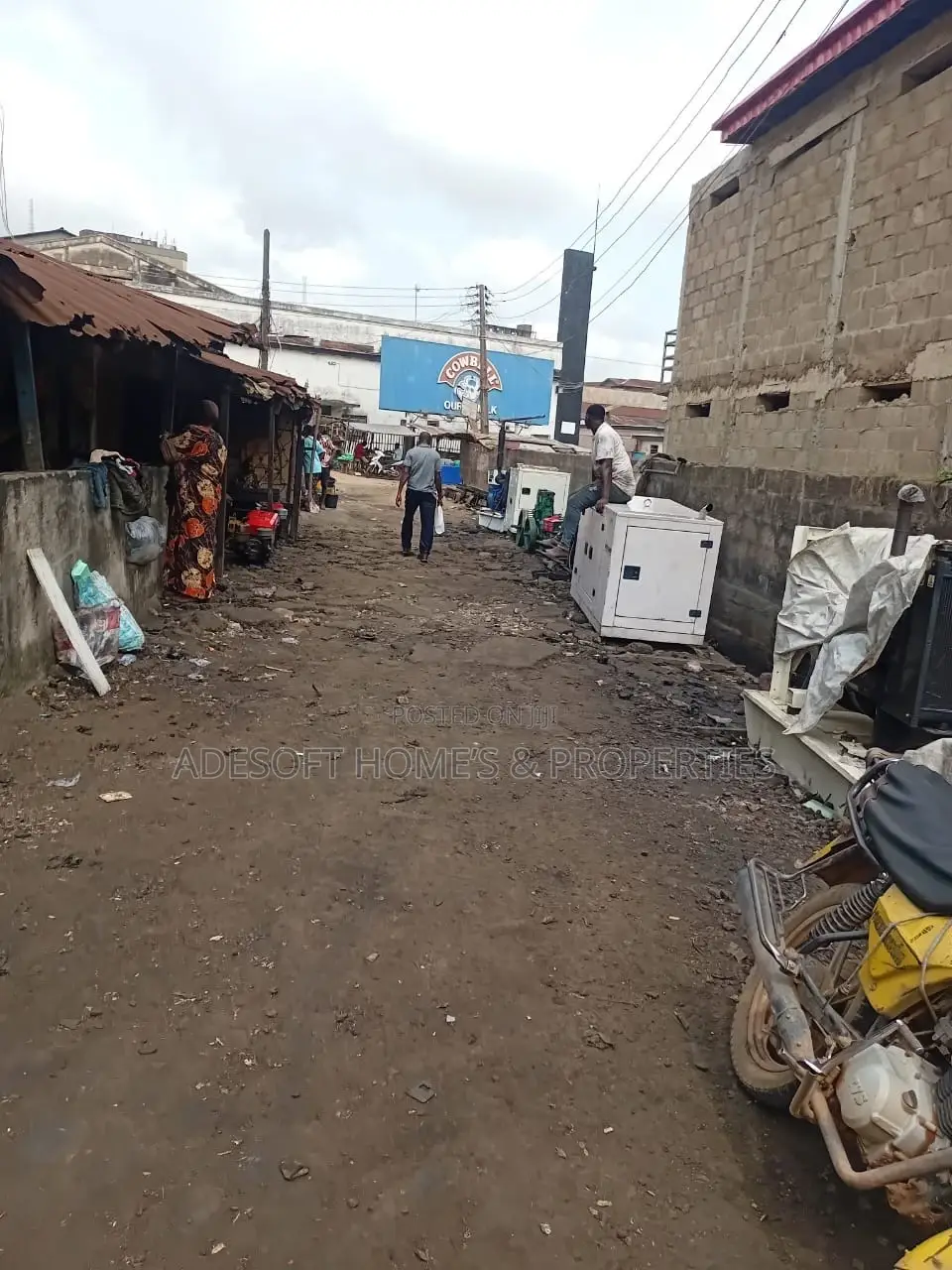 A Commercial Plot of Land Demolish-Able Forsale at Ogunpa Market. in Dugbe (Onireke)