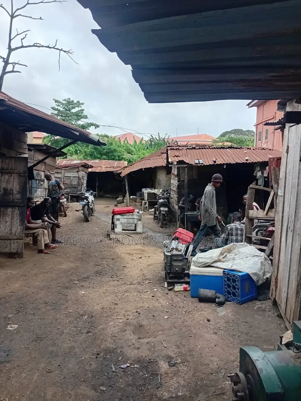 A Commercial Plot of Land Demolish-Able Forsale at Ogunpa Market. in Dugbe (Onireke)