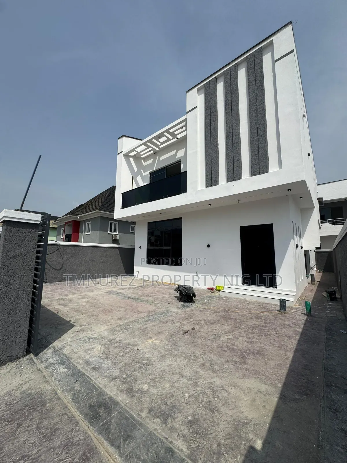 4bdrm Duplex in New Road, Chevron for sale in Chevron