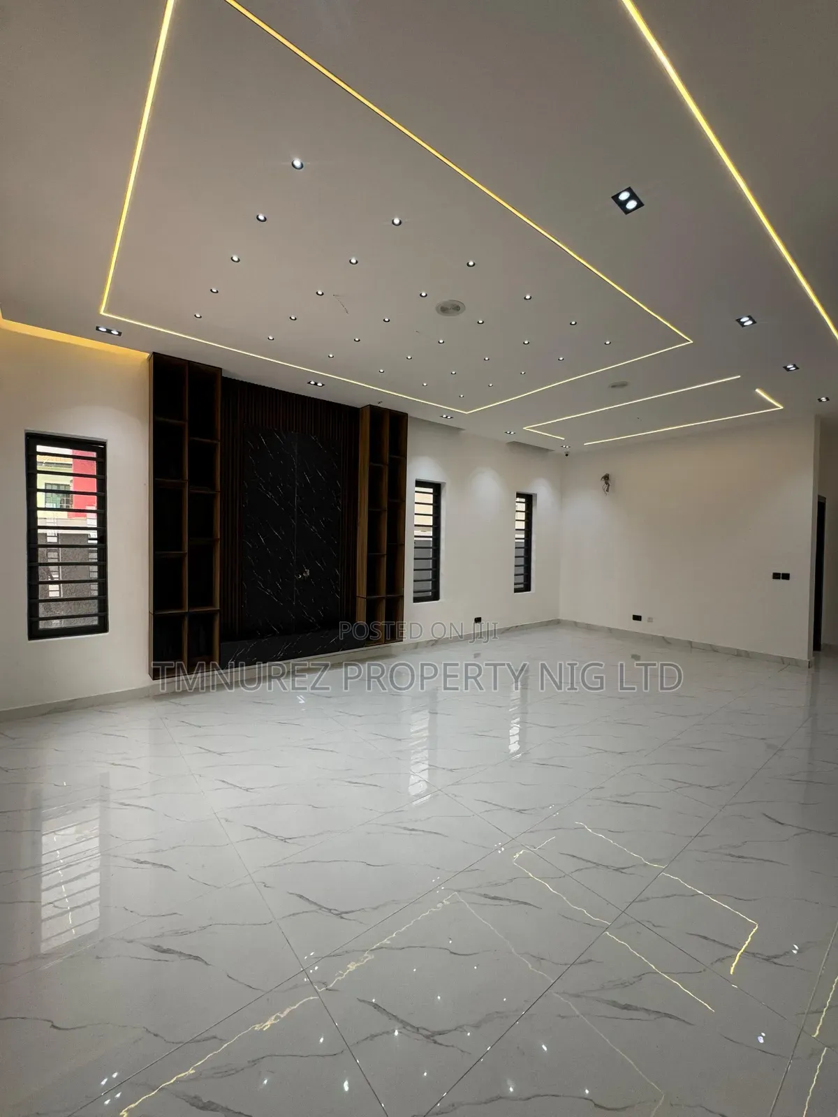 4bdrm Duplex in New Road, Chevron for sale in Chevron