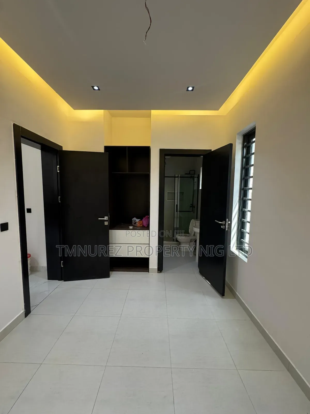 4bdrm Duplex in New Road, Chevron for sale in Chevron