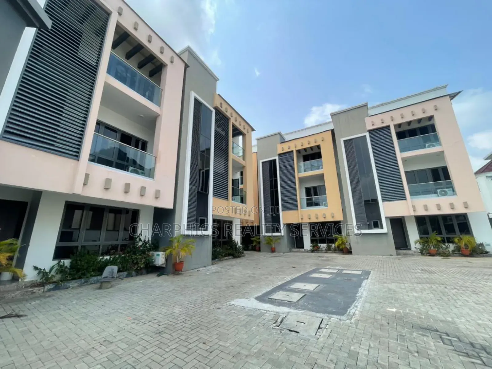 4bdrm Duplex in Banana Island for rent in Banana Island