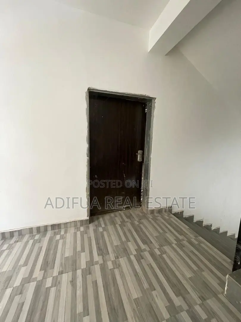 3-Bedroom Flat With B.Q in Dakibiyu
