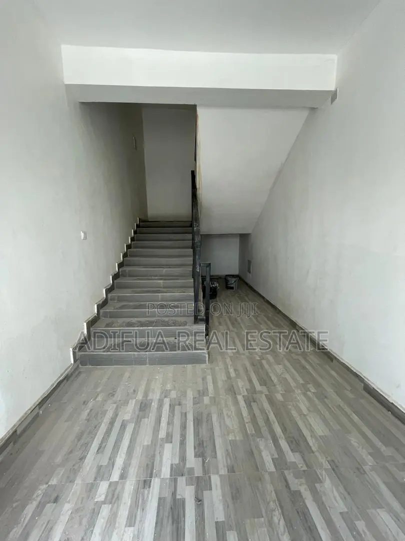 3-Bedroom Flat With B.Q in Dakibiyu