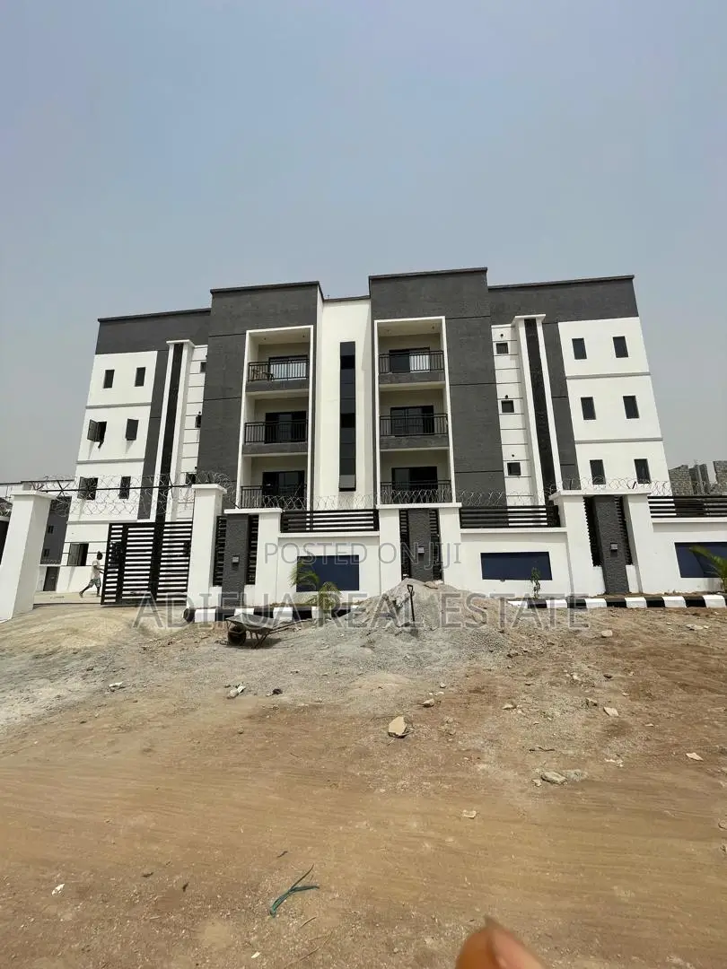 3-Bedroom Flat With B.Q in Dakibiyu