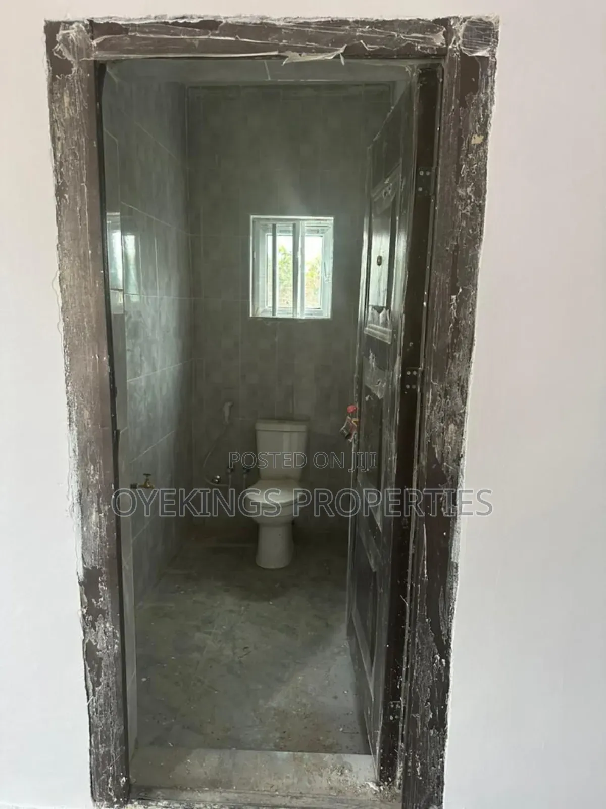3bdrm Block of Flats in Agara, Akala Express for sale in Akala Express