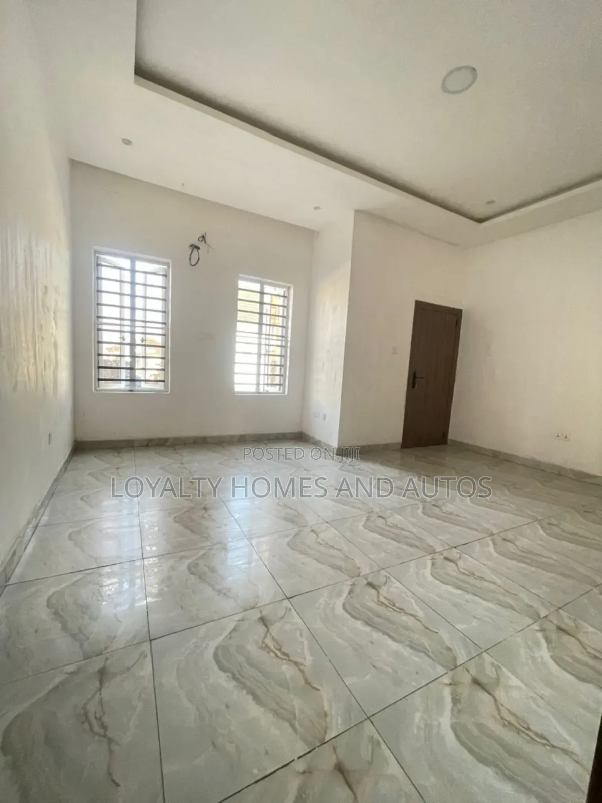 4bdrm House in Adeniyi Jones for sale in Adeniyi Jones