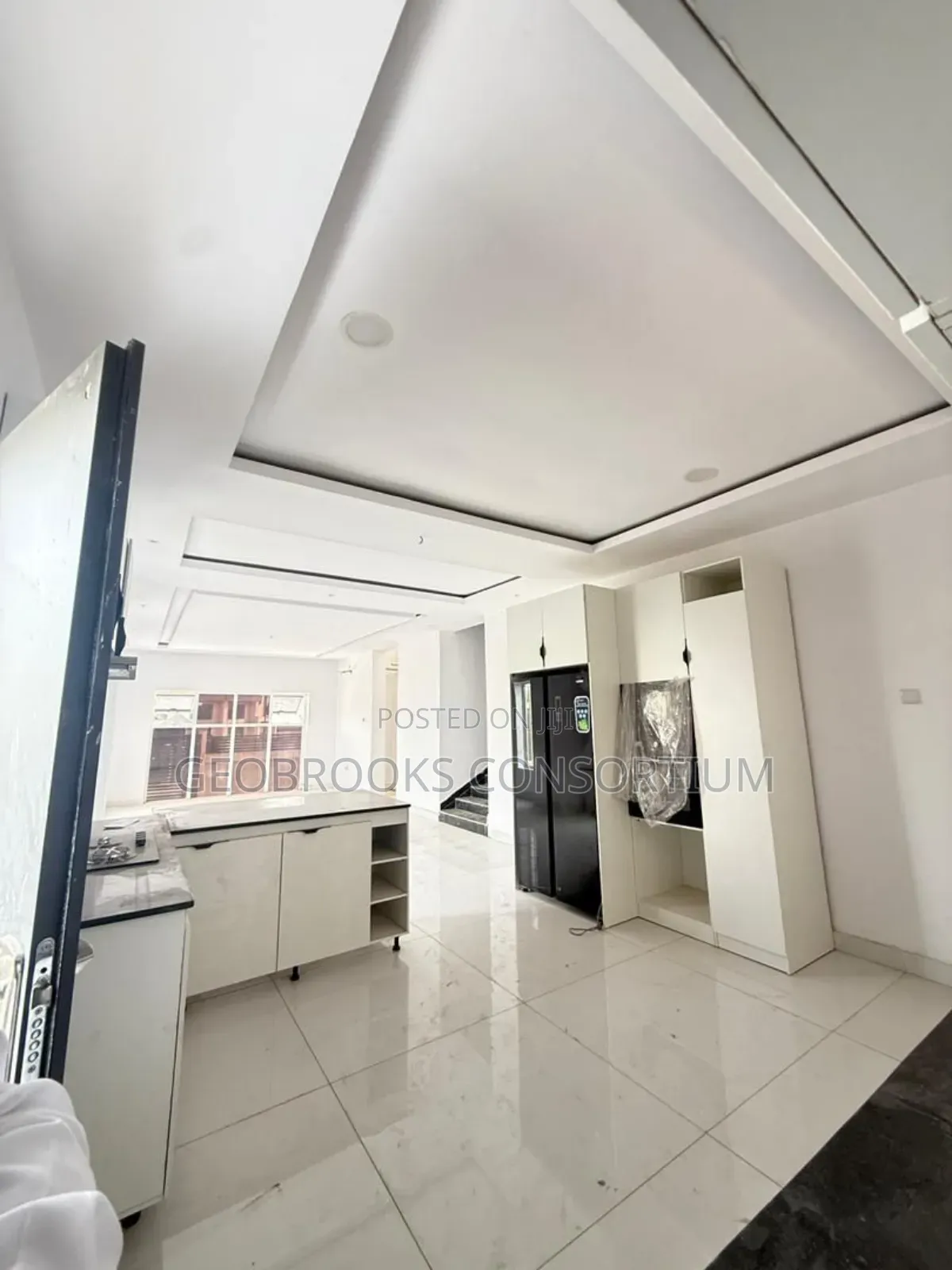 4bdrm Penthouse in Kolapo Ishola Gra, Akobo for sale in Akobo