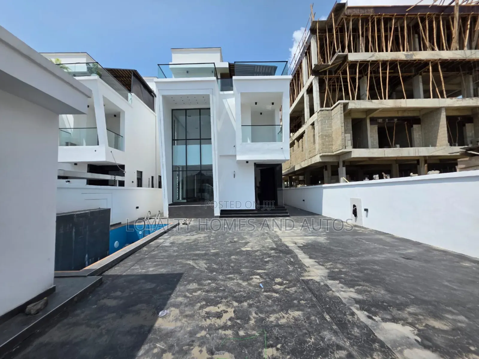 5bdrm Duplex in Lekki Phase 1 for sale in Lekki Phase 1