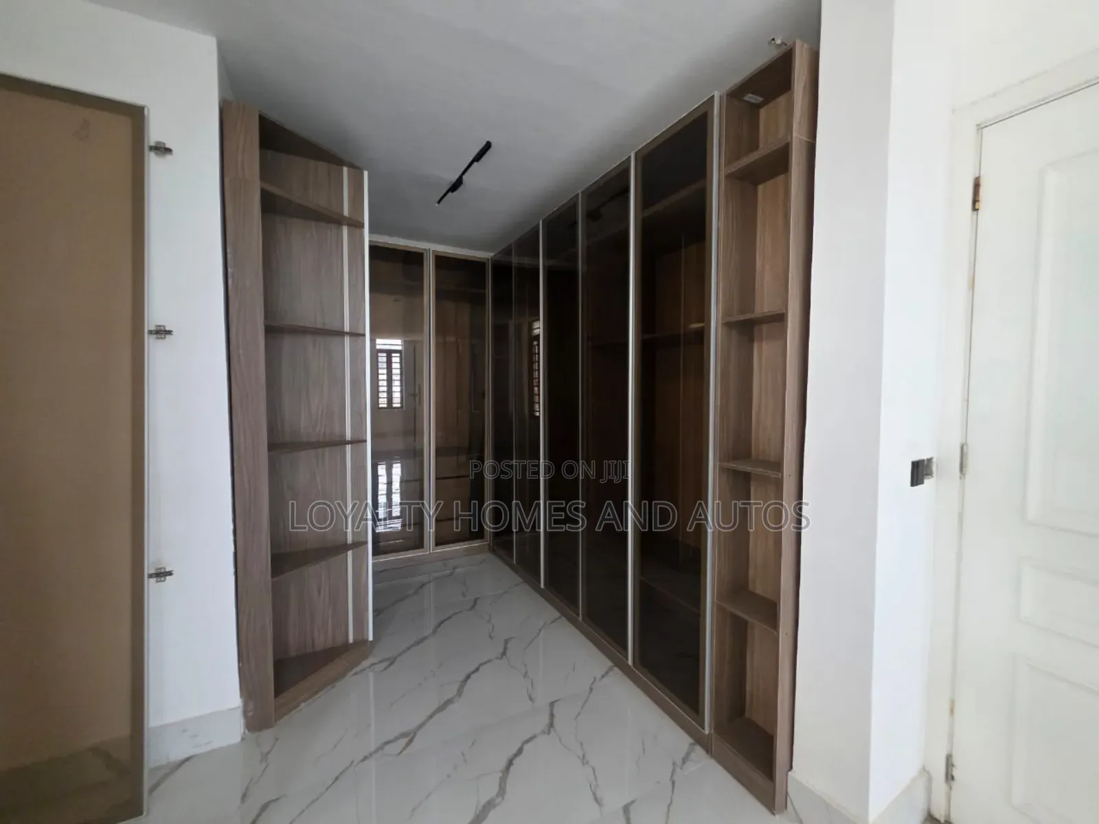 5bdrm Duplex in Lekki Phase 1 for sale in Lekki Phase 1