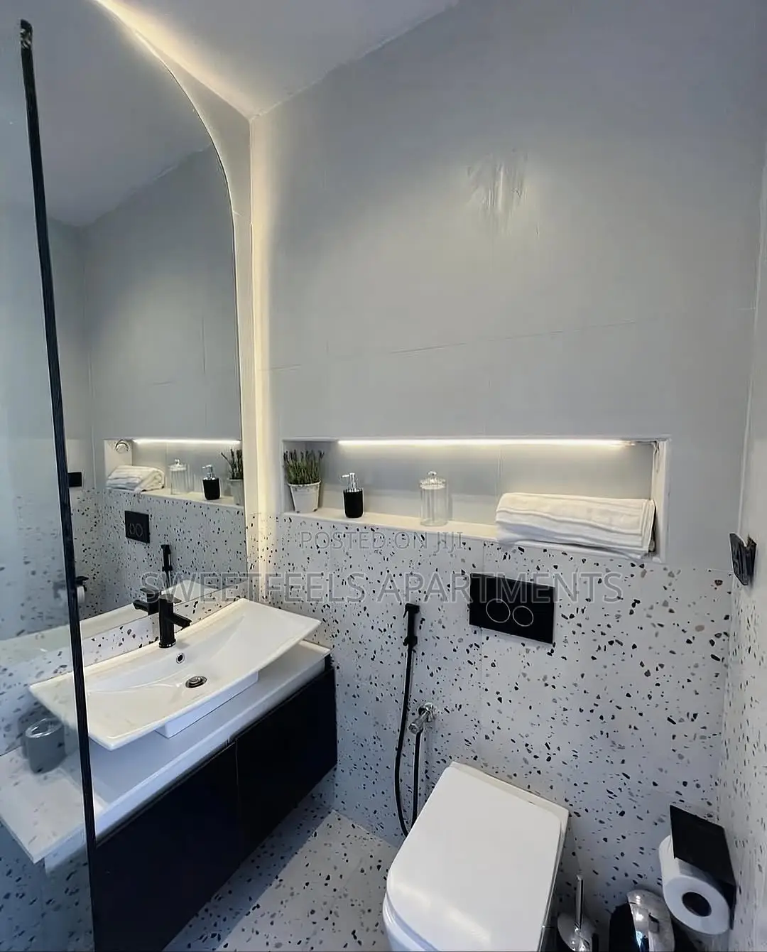 White Haven Lush 2 Bedroom Apartment in Ikate
