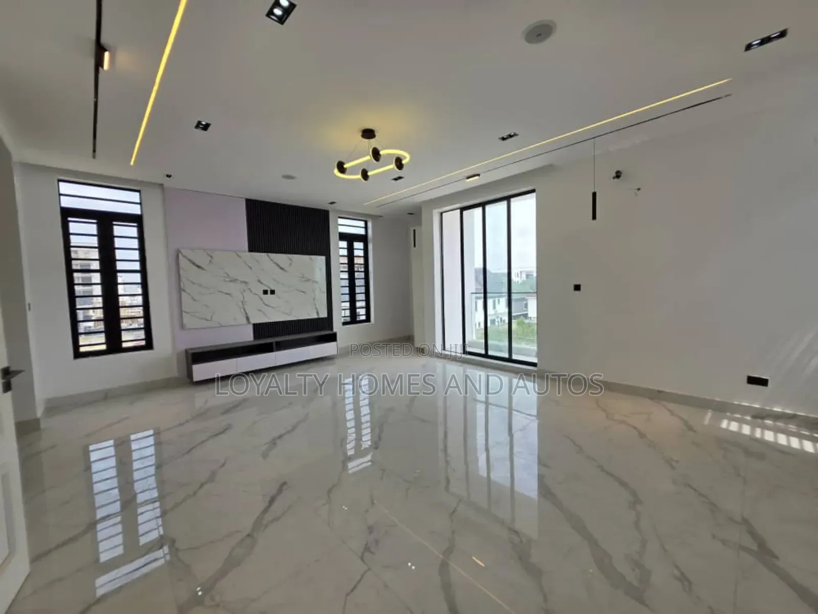 5bdrm Duplex in Lekki Phase 1 for sale in Lekki Phase 1