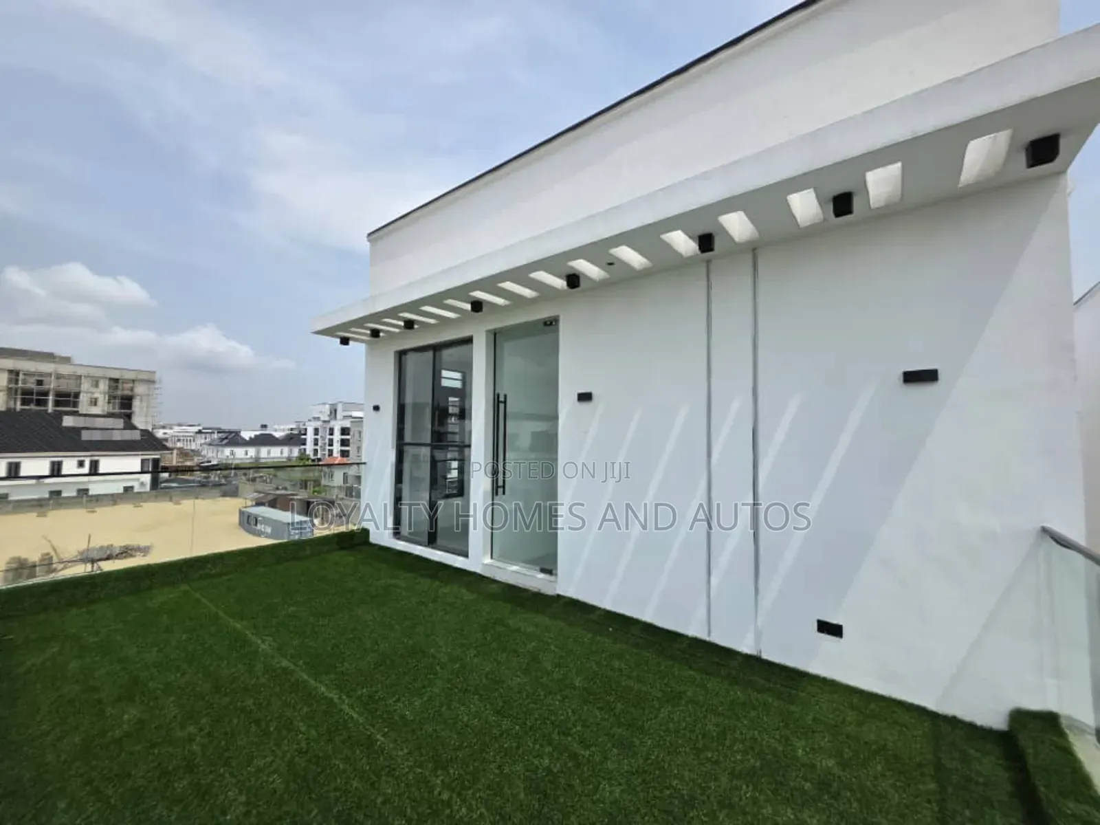 5bdrm Duplex in Lekki Phase 1 for sale in Lekki Phase 1