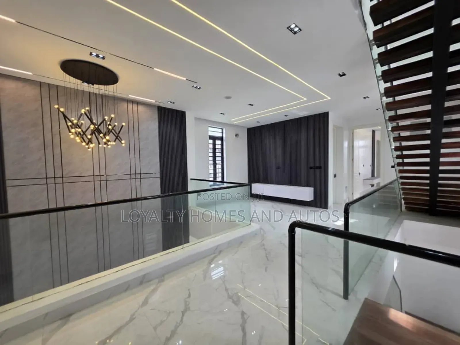 5bdrm Duplex in Lekki Phase 1 for sale in Lekki Phase 1