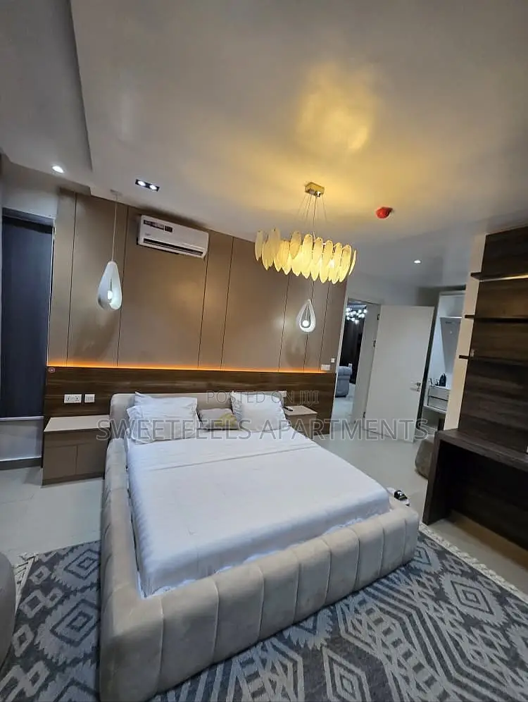 2 Bedroom Waterfront Apartment With Gym, Ps5, Snooker Board in Lekki Phase 1