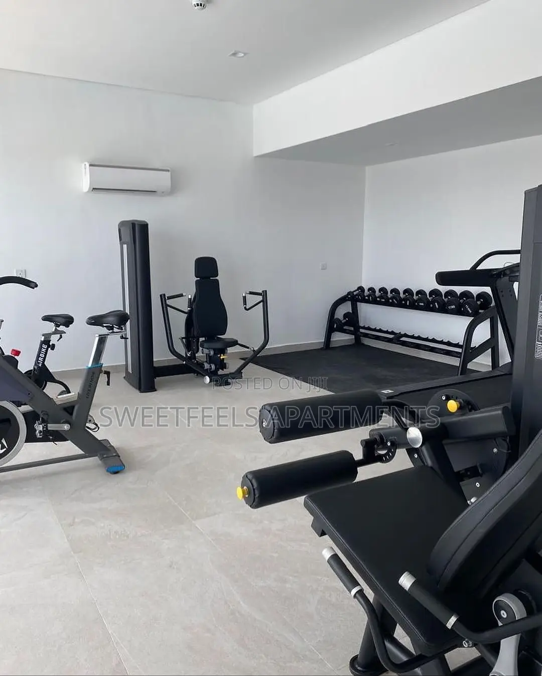 Exquisite Luxury One Bedroom Apartment With a Rooftop Pool. in Kofo Abayomi