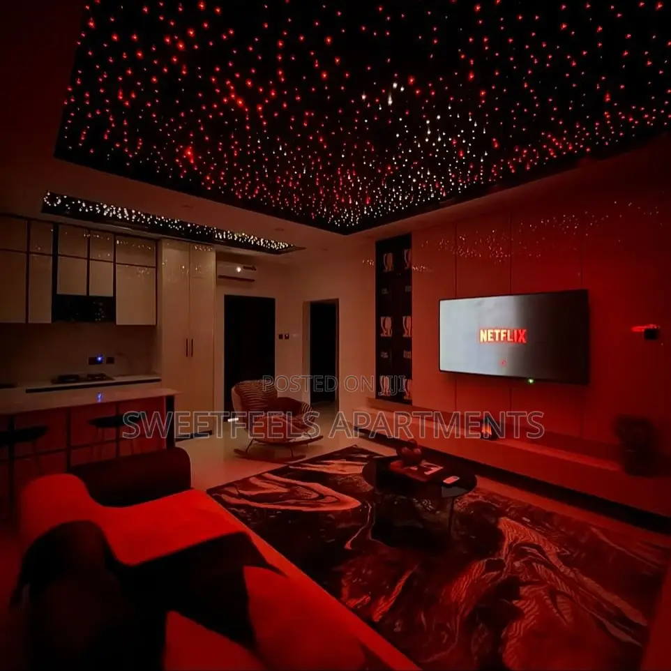 Deluxe Max Cinematic 1 Bedroom Apartment With Bath Tub in Chevron