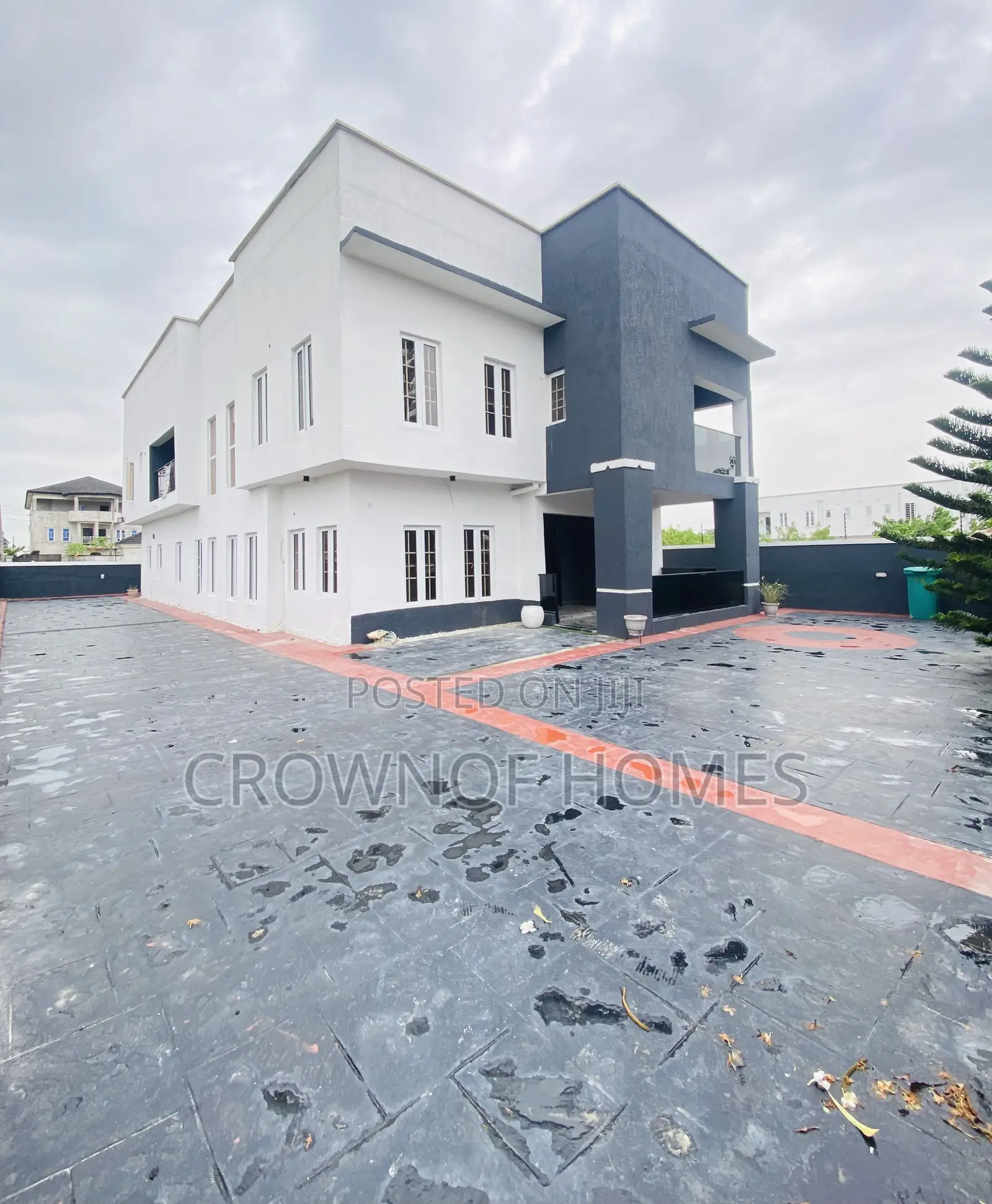 6bdrm Duplex in Lekki for sale in Lekki