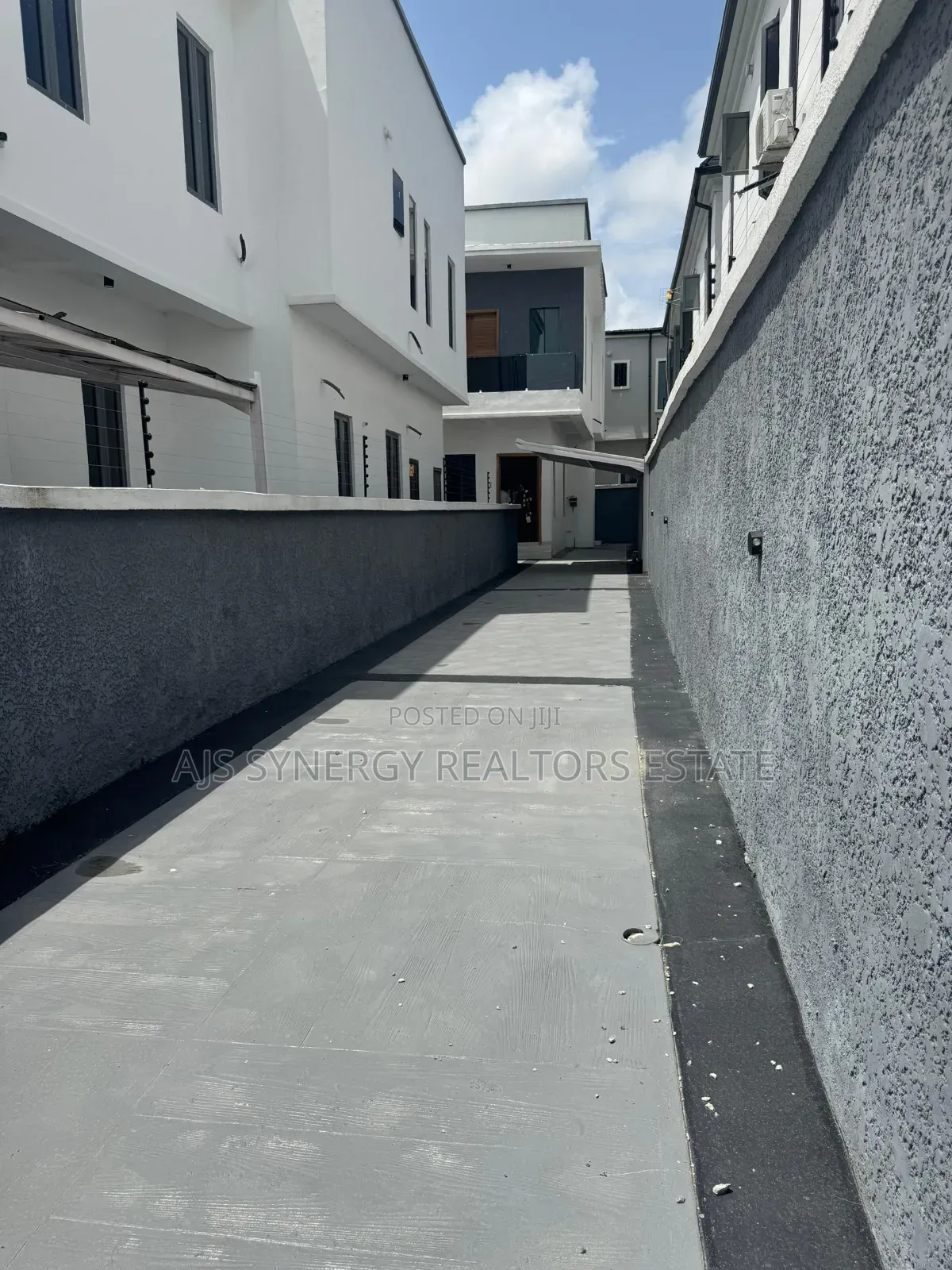 5bdrm Duplex in VGC / Ajah for sale in VGC / Ajah