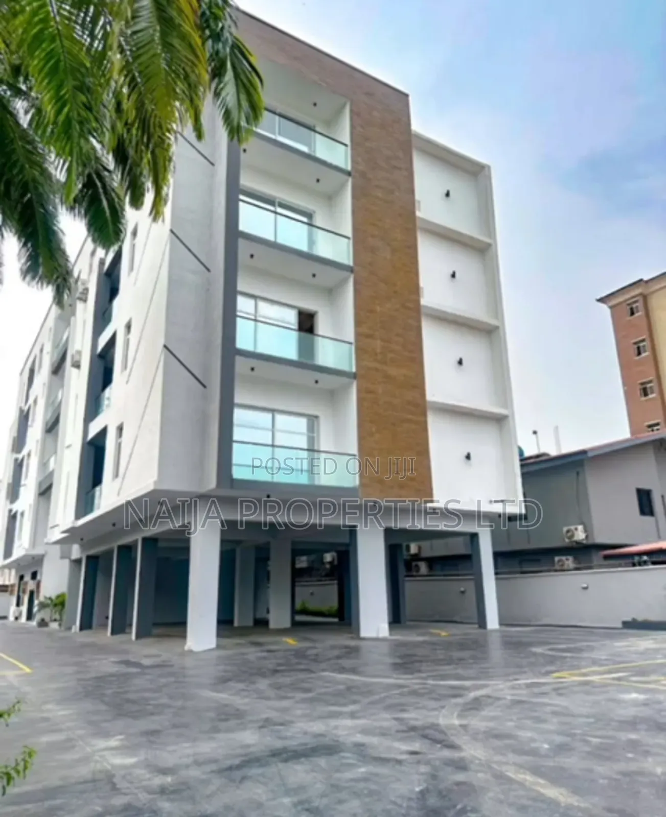 3bdrm Apartment in Victoria Island for sale in Victoria Island