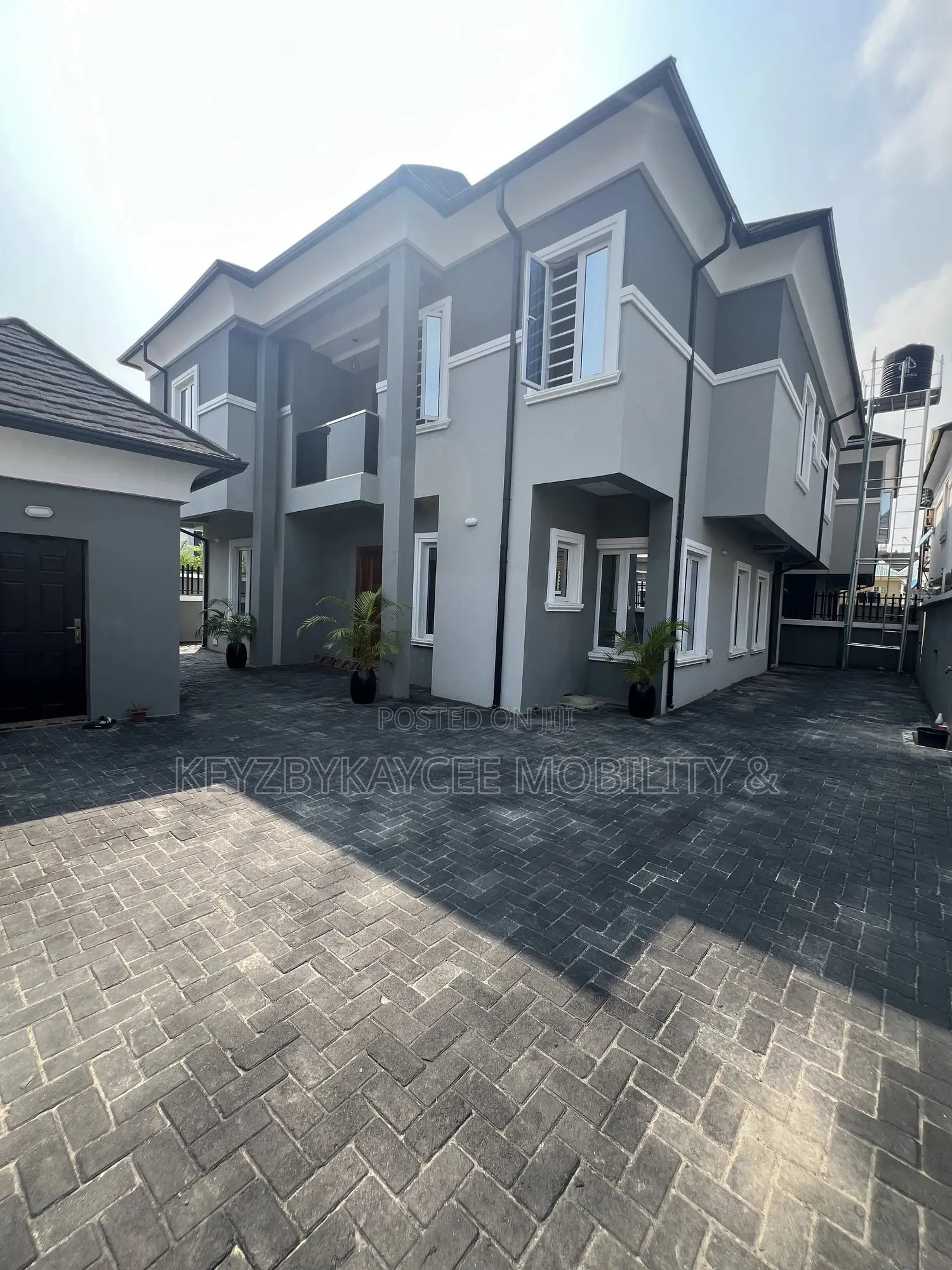 5bdrm Duplex in Ilasan, Lekki for sale in Lekki