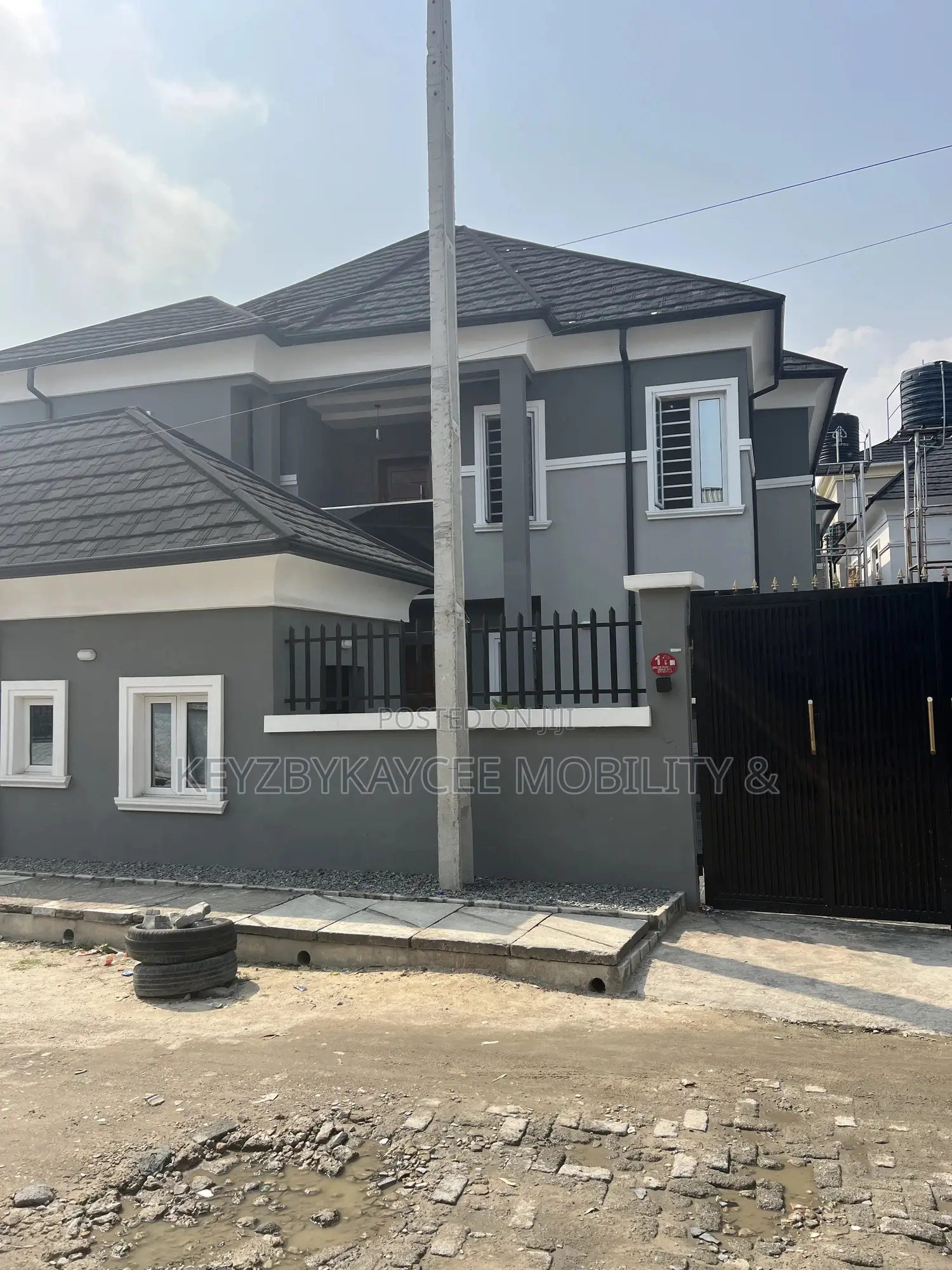 5bdrm Duplex in Ilasan, Lekki for sale in Lekki