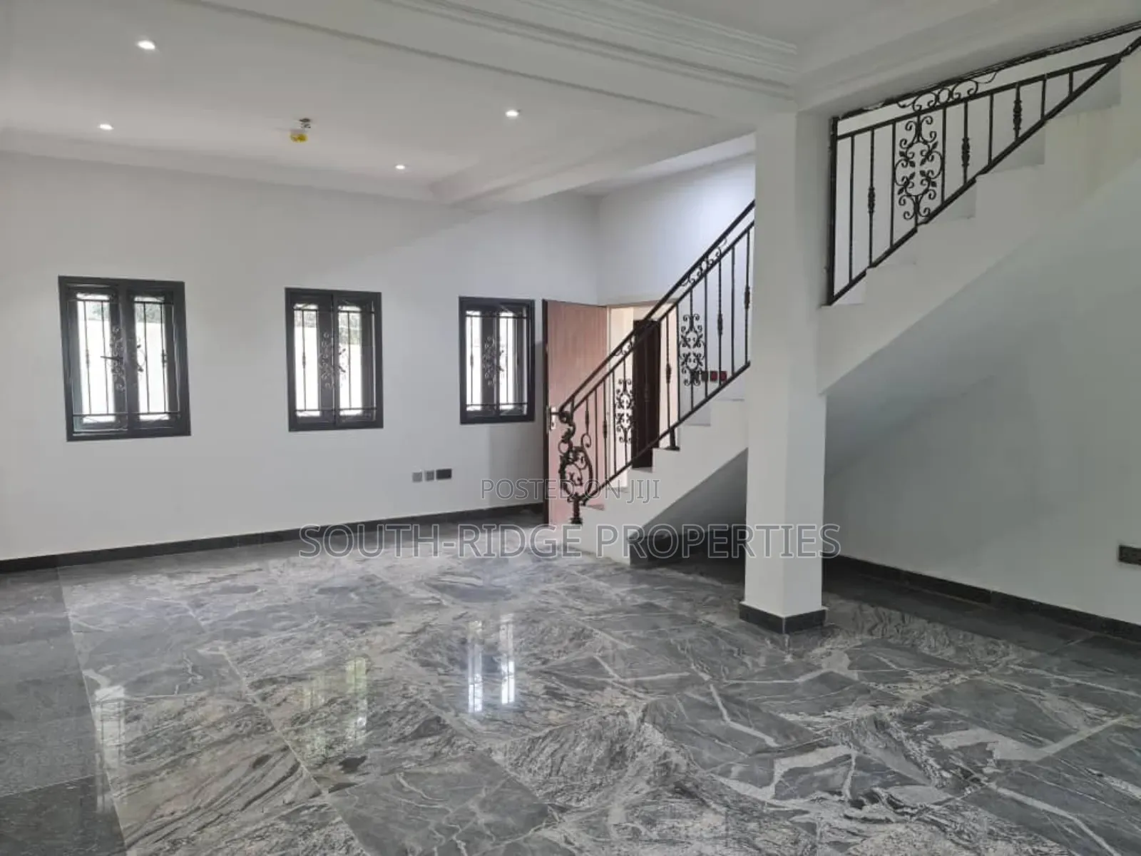 5bdrm Duplex in Guzape District for sale in Guzape District