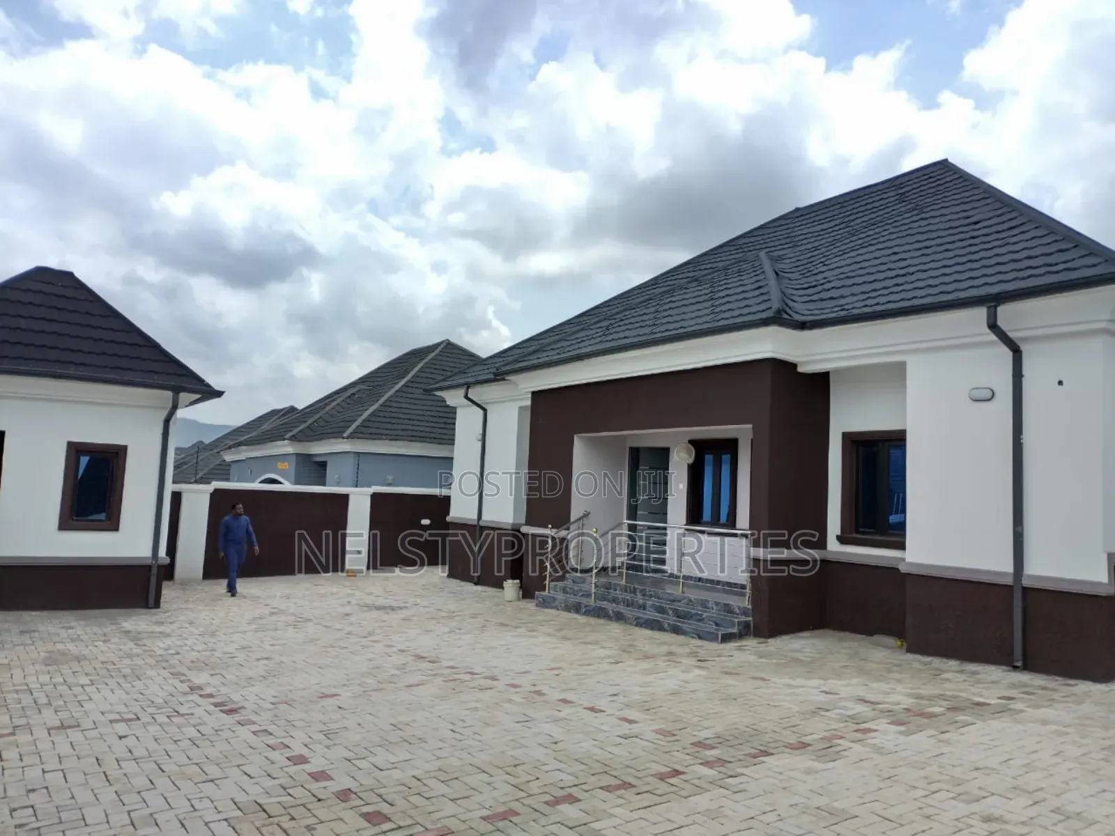 3bdrm Bungalow in Efab Queen'S, Gwarinpa for sale in Gwarinpa