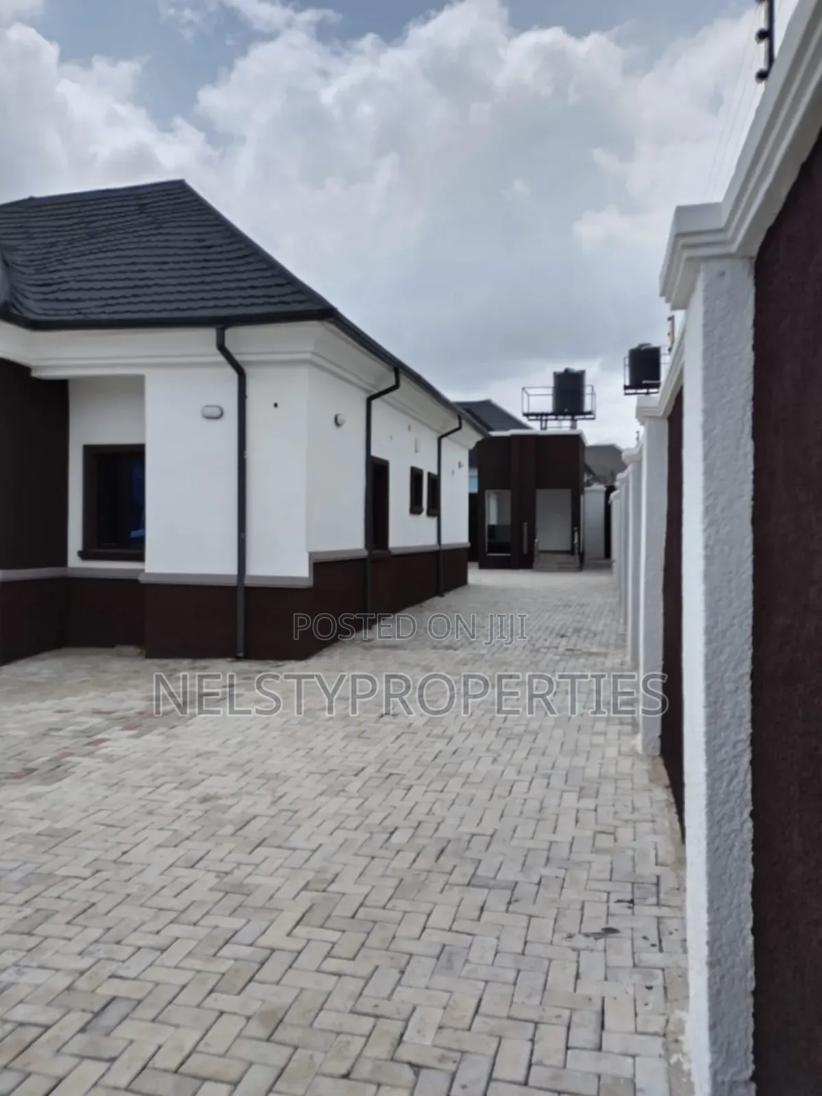 3bdrm Bungalow in Efab Queen'S, Gwarinpa for sale in Gwarinpa