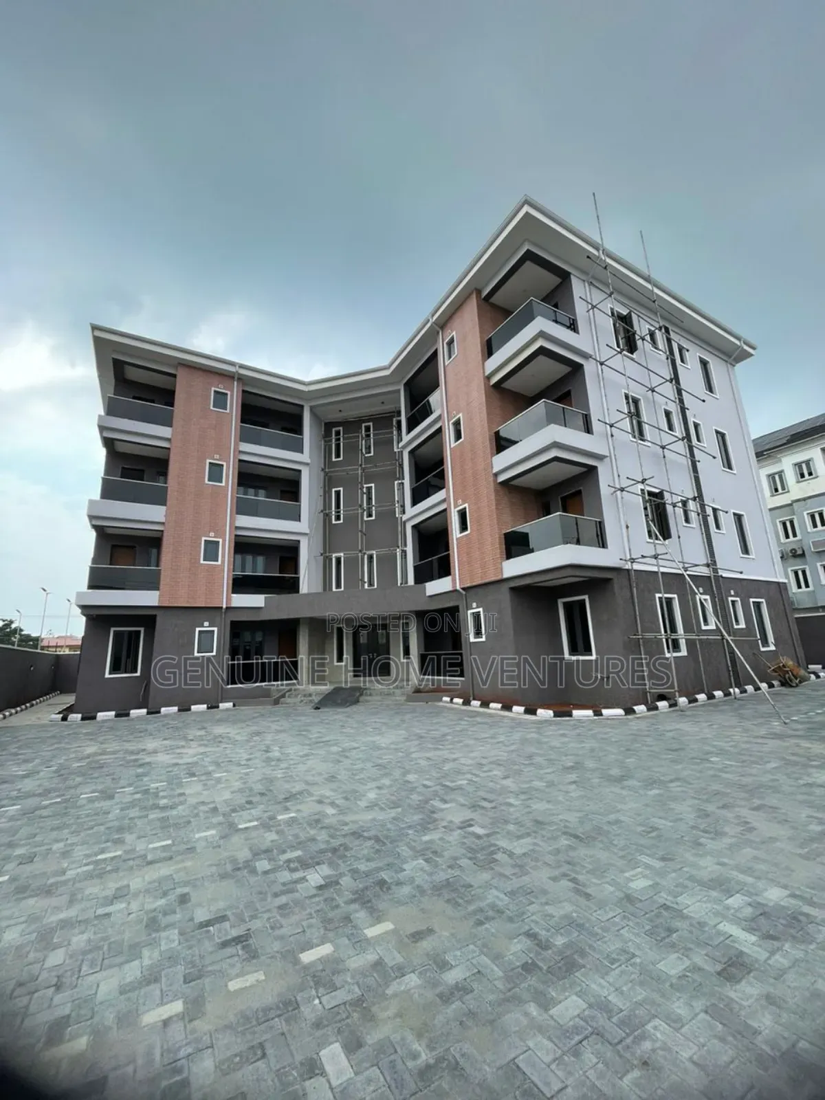 12bdrm Block of Flats in Lekki Phase 1 for rent in Lekki Phase 1