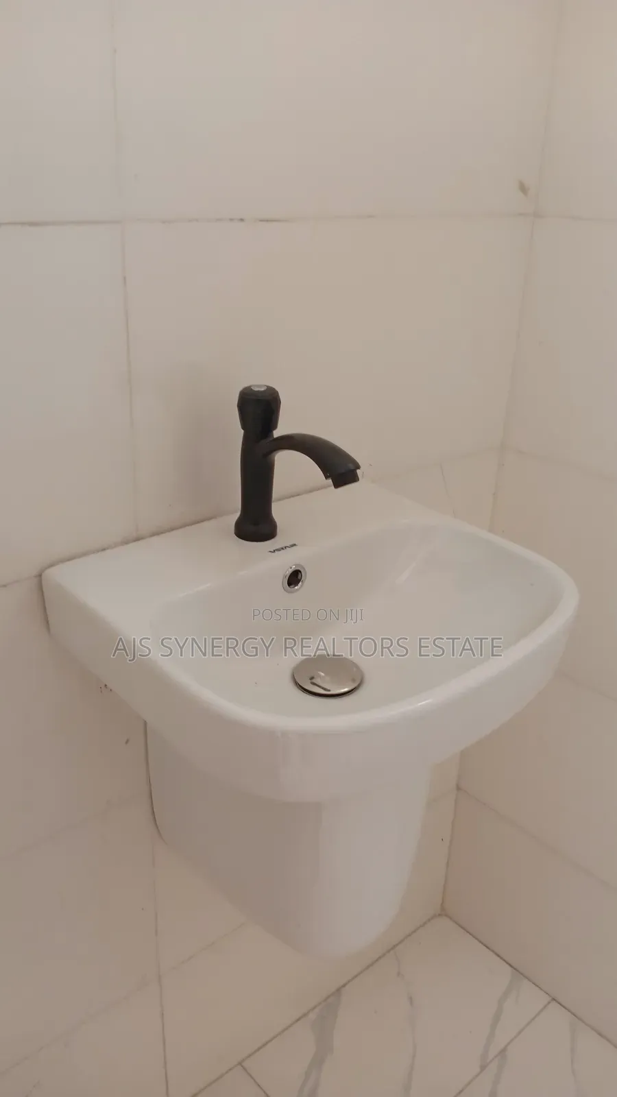 5bdrm Duplex in VGC / Ajah for sale in VGC / Ajah