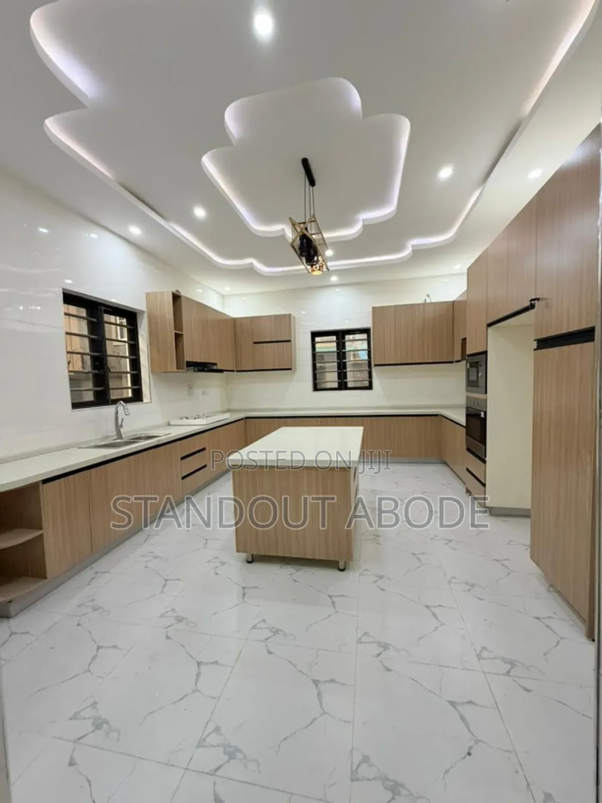 5bdrm Duplex in In An Estate, GRA Phase 2 Shangisha for sale in GRA Phase 2 Shangisha