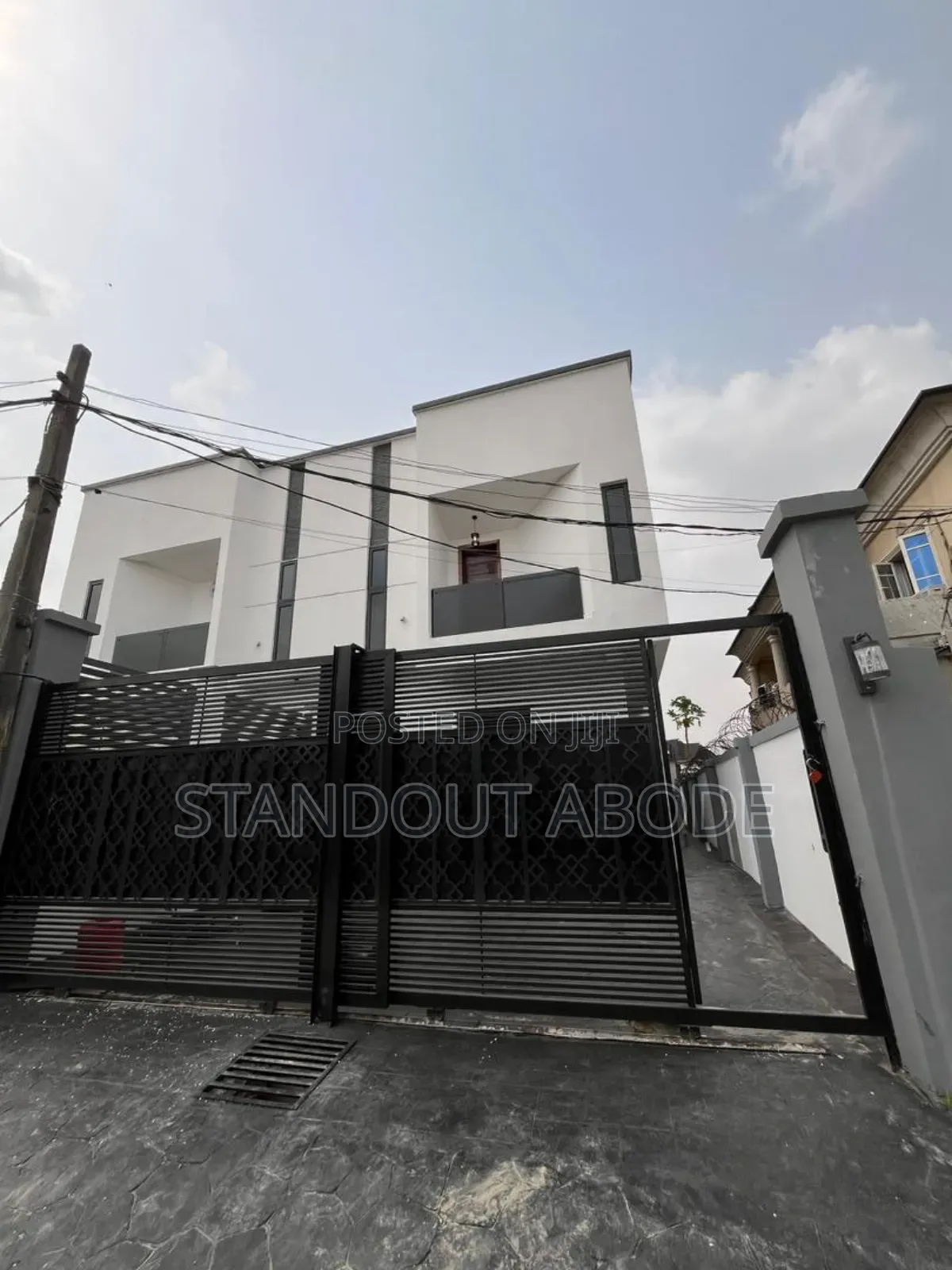 4bdrm Duplex in In An Estate, Gbagada for sale in Gbagada