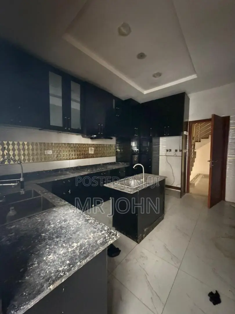 4bdrm House in Orchid Road, Lekki for rent in Lekki
