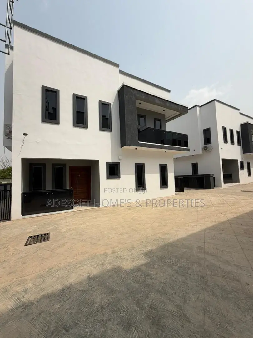 4bdrm Duplex in Sijuwade, Jericho for sale in Jericho
