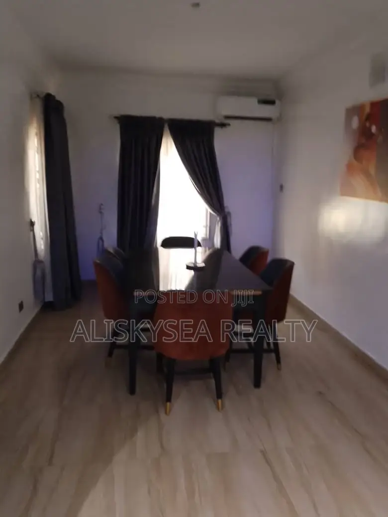 Luxury 3bedroom in Magodo in GRA Phase 2 Shangisha