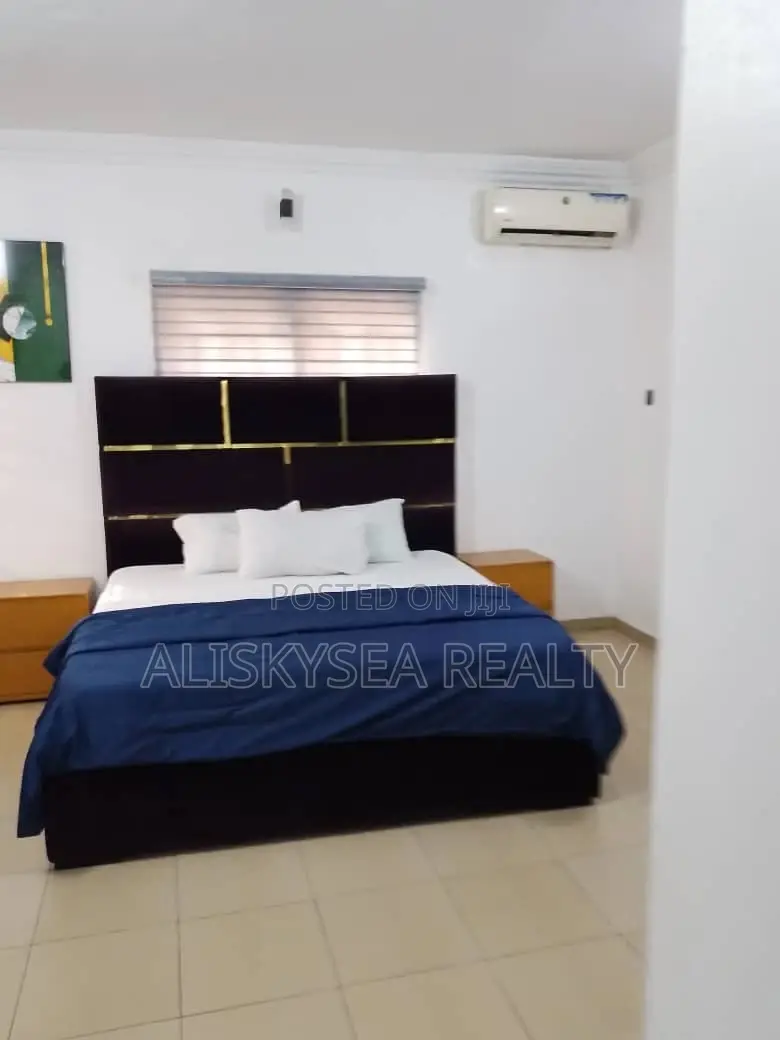 Luxury 3bedroom in Magodo in GRA Phase 2 Shangisha